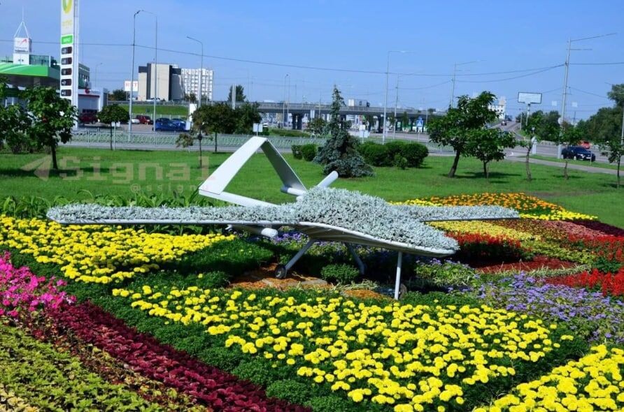 Культовая клумба киевлян