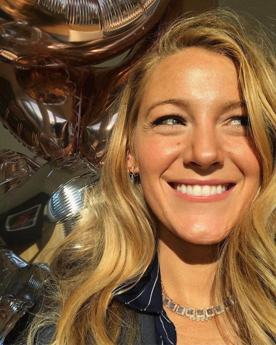     Блейк Лайвли впервые опубликовала свое фото в бикини. Фото: @blakelively
