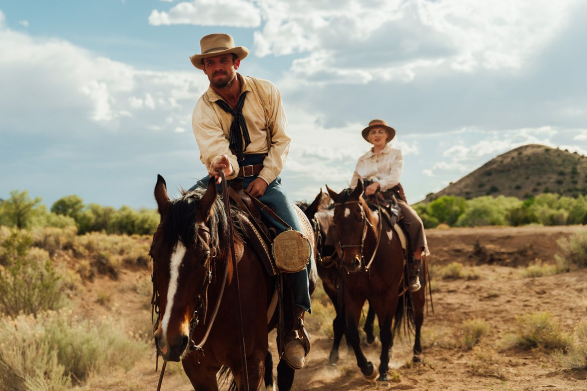 Власть пса фильм 2021. Грешница сериал. Red dead redemption 2 сэди адлер и артур морган. Того фильм постер. Питер пит и его дракон.