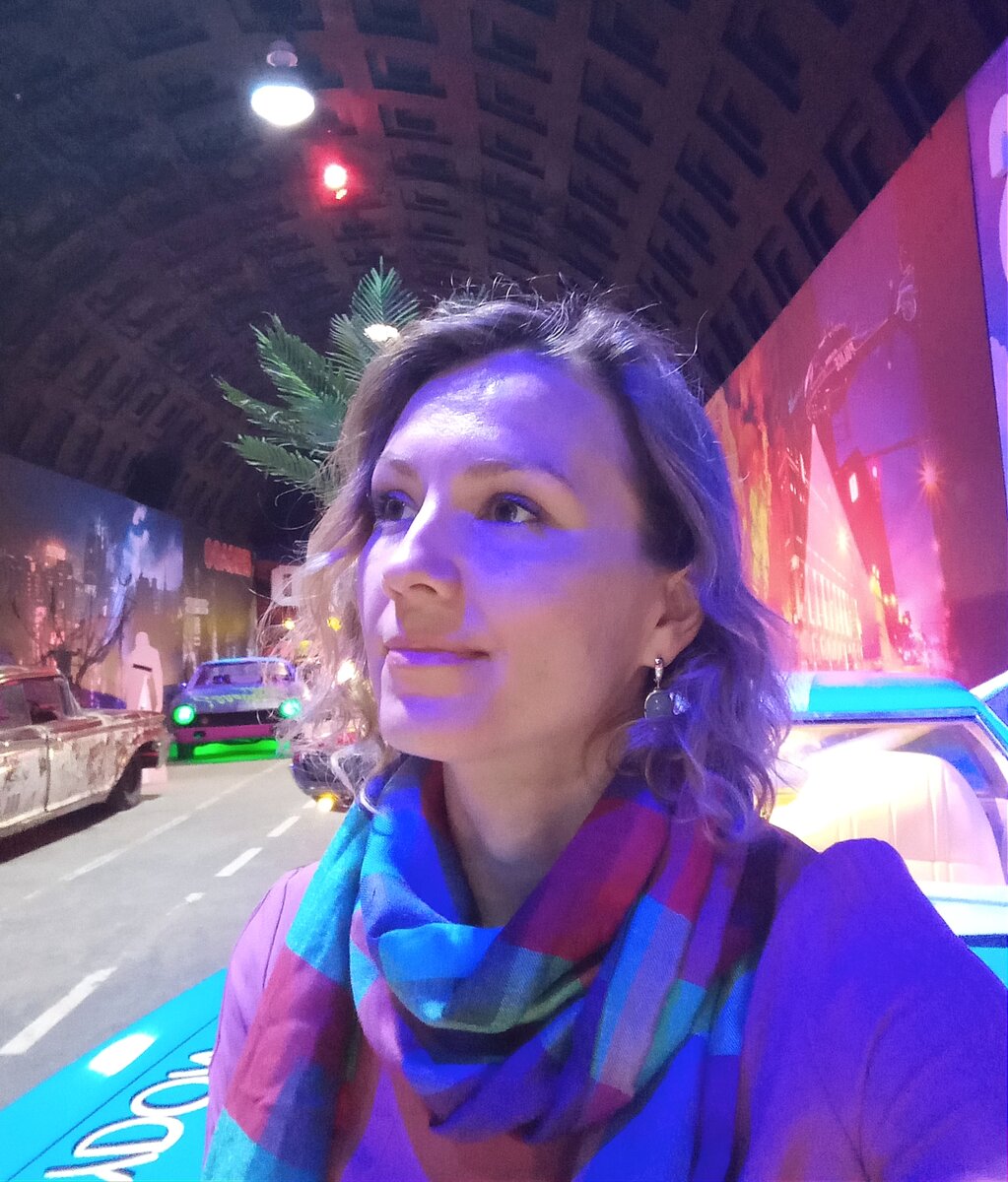 В музее ретро автомобилей в Санкт-Петербурге