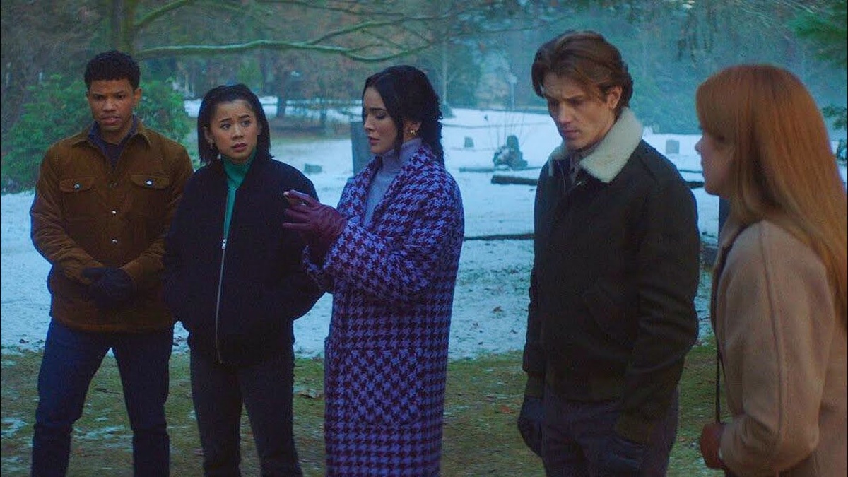 Нэнси и команда Дрю в 12 серии 4 сезона сериала "Нэнси Дрю"