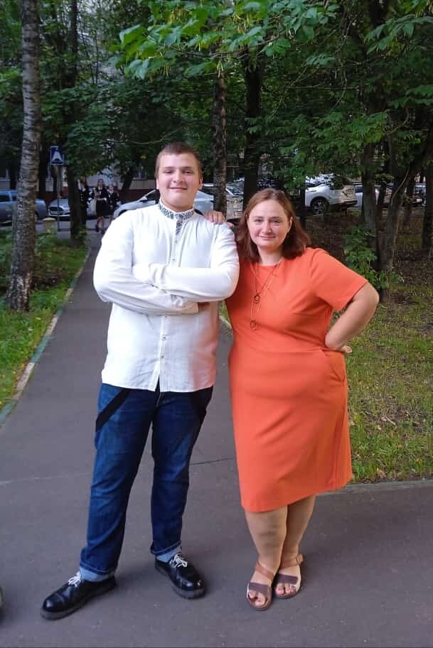 Даже согласился на белую рубашку