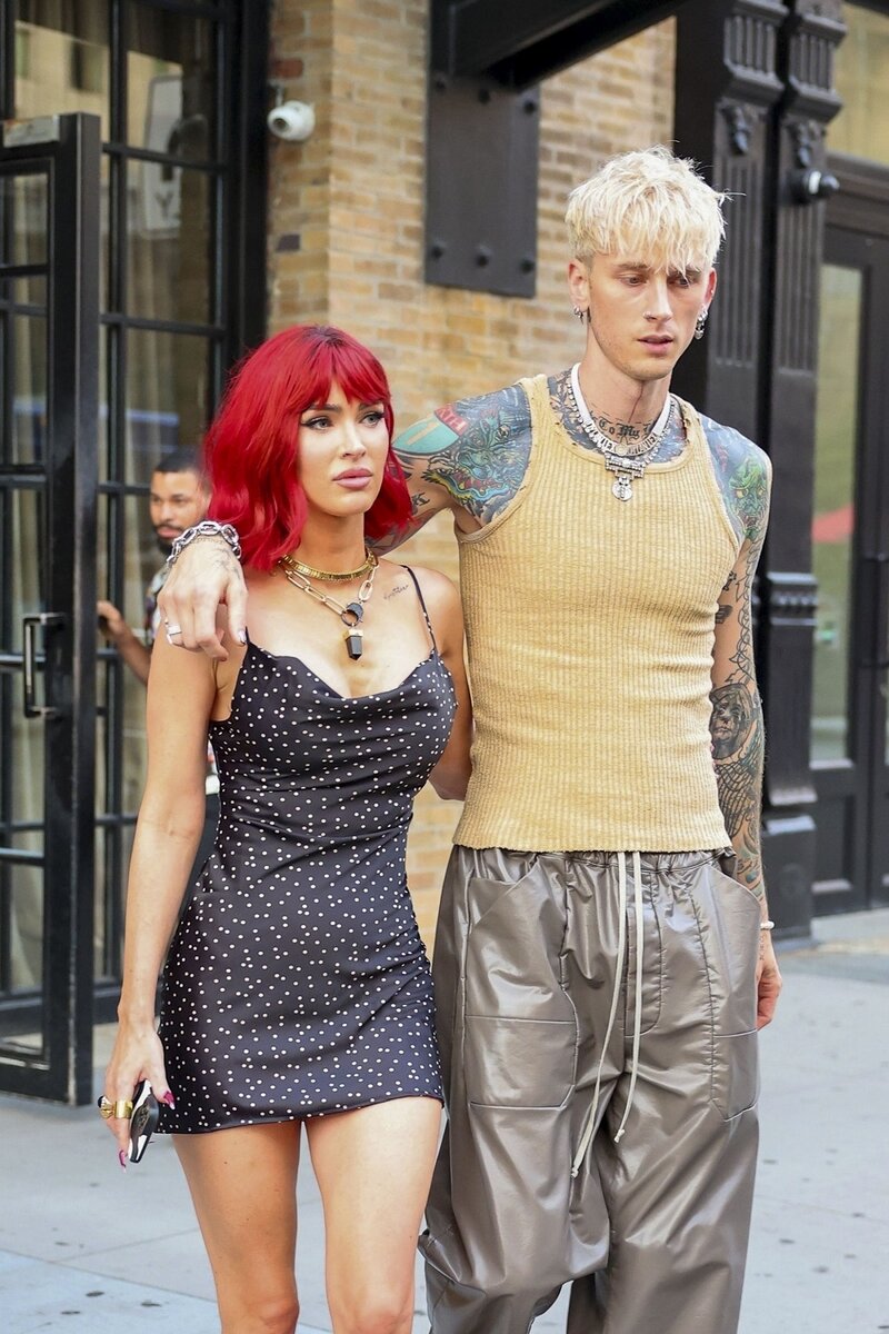    Меган Фокс и Колсон БэйкерLegion-Media