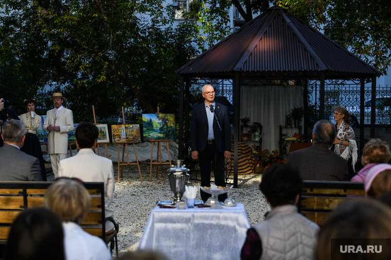    Новое пространство торжественно открыл гендиректор Свердловского областного краеведческого музея Александр Емельянов Владимир Жабриков © URA.RU