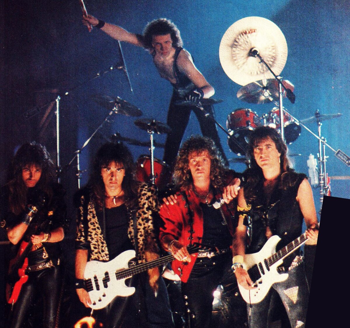 Bonfire на съемках видеоклипа "Starin' Eyes"