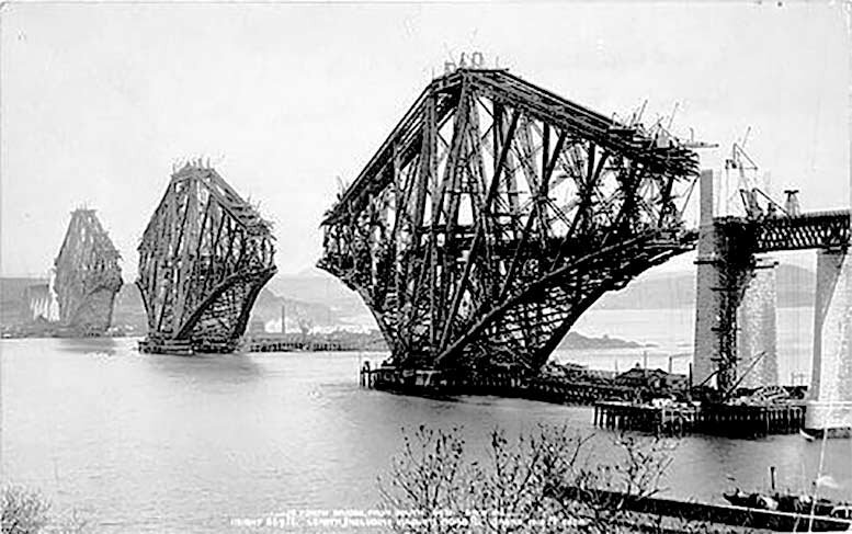 Консольные башни моста Forth-brige почти закончены в 1888 году.