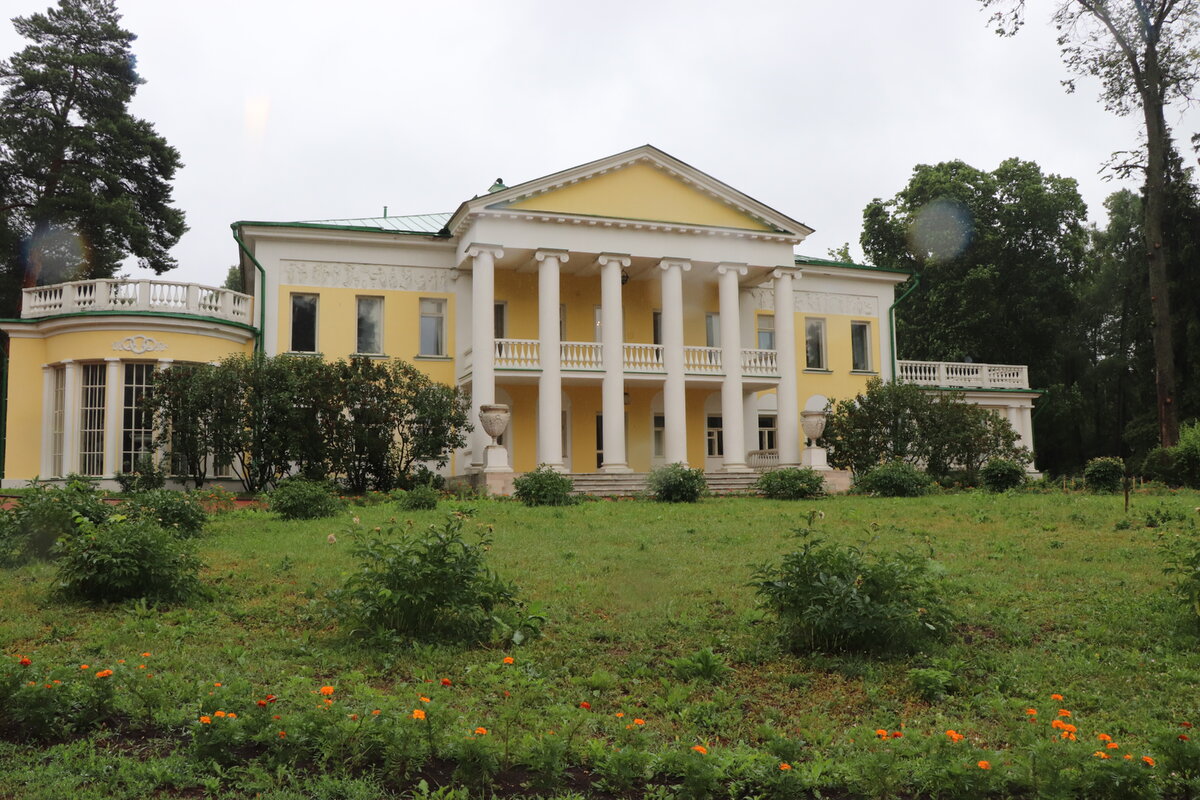                                 Фото автора. Усадьба Горки Ленинские.  