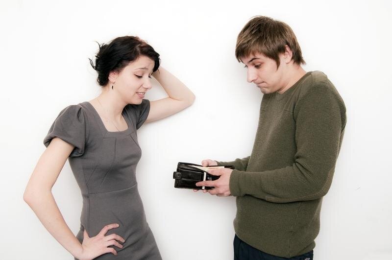 Фото взято с https://4slovo.ru/blog/dengi-v-dolg-rodstvennikam/#