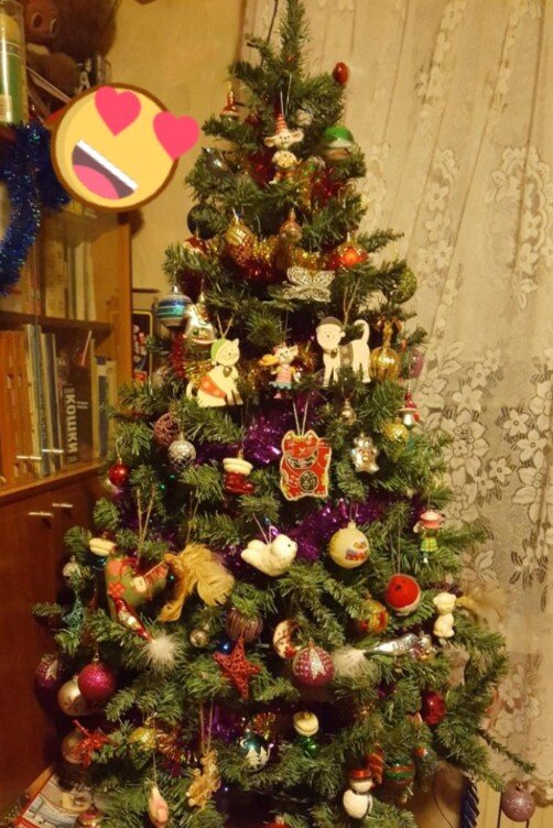Изображение из личного архива. Вчера нарядила нашу ёлочку