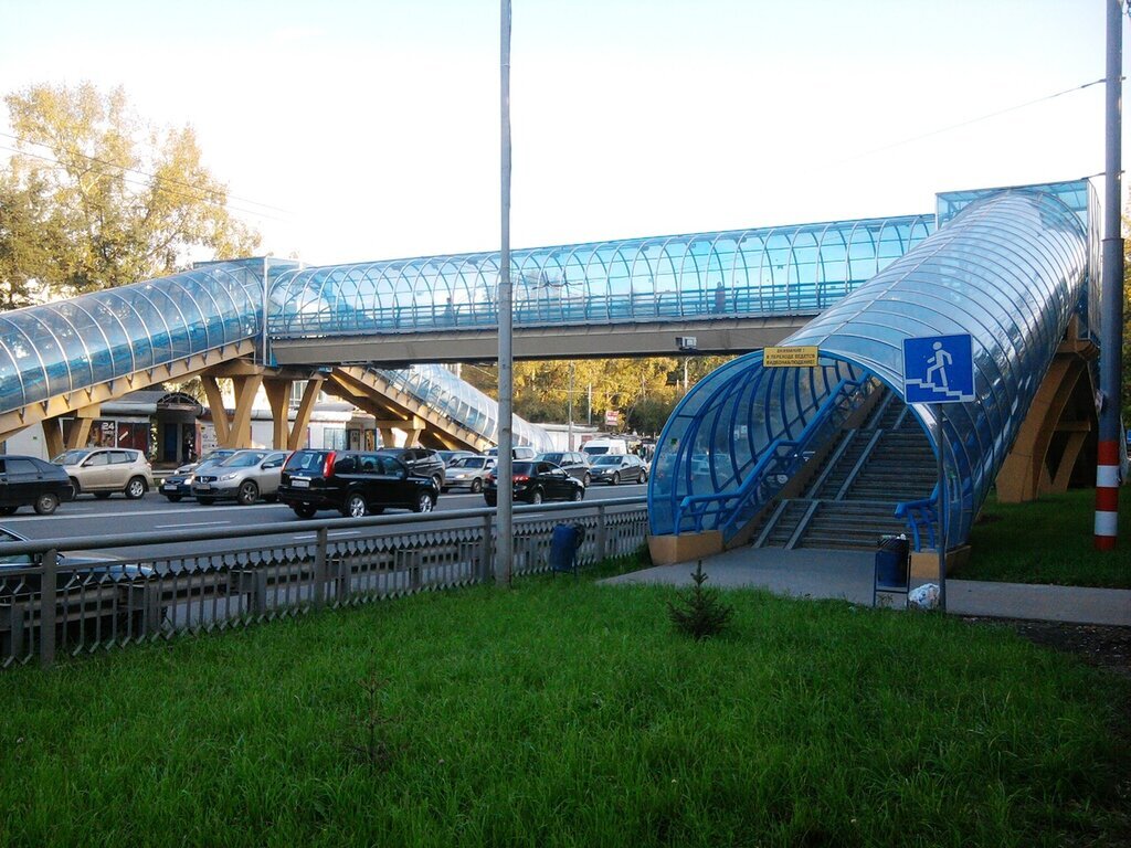 Удобно ли туда взбираться пенсионерам и инвалидам? 