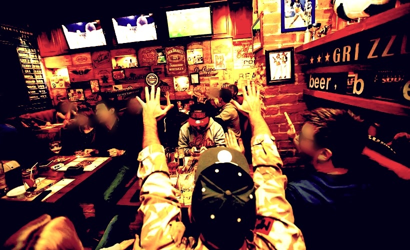 Думаю, многие из вас бывали в таких барах...