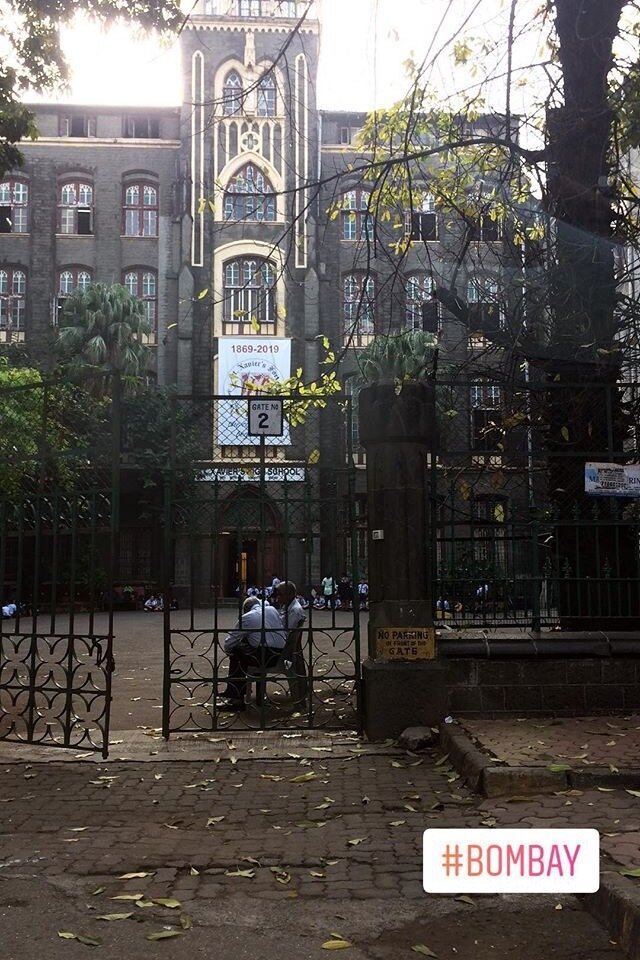 Местные называют старую часть Мумбаи Бомбеем, т.к. именно так раньше назывался весь город, когда он был столицей Индии.