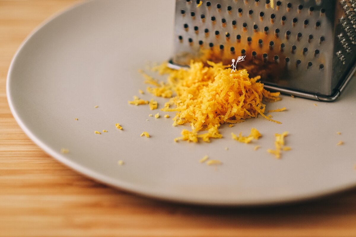 Трем цедру с лимона