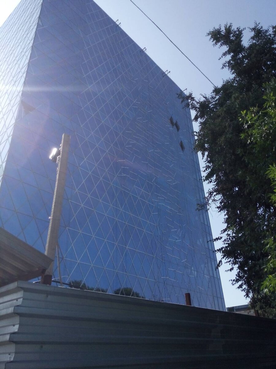 Конструкция Schüco с ромбовидными стеклопакетами  ТЦ"Внуково" Москва  