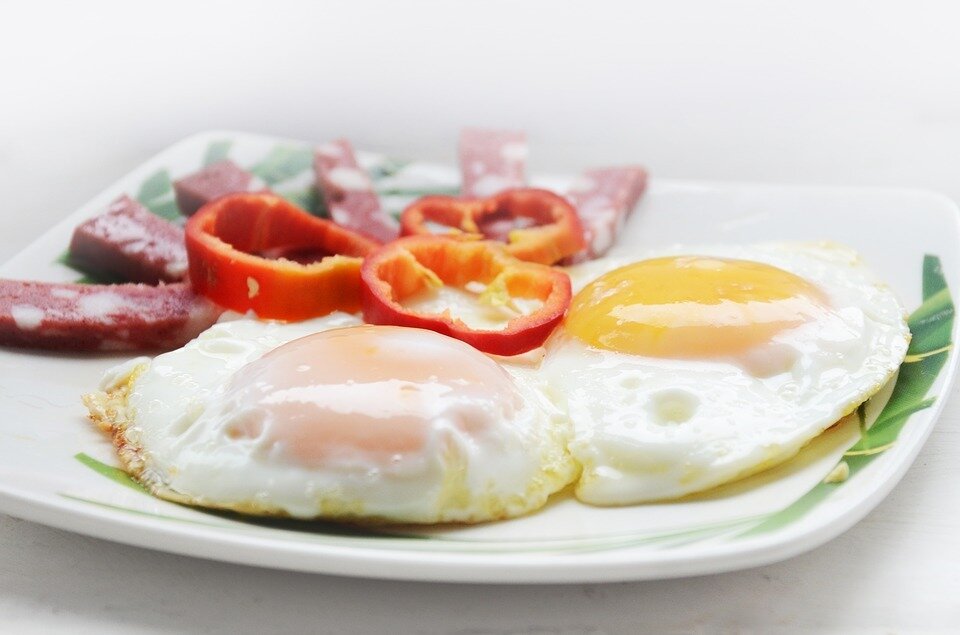 Любимый завтрак - яичница.