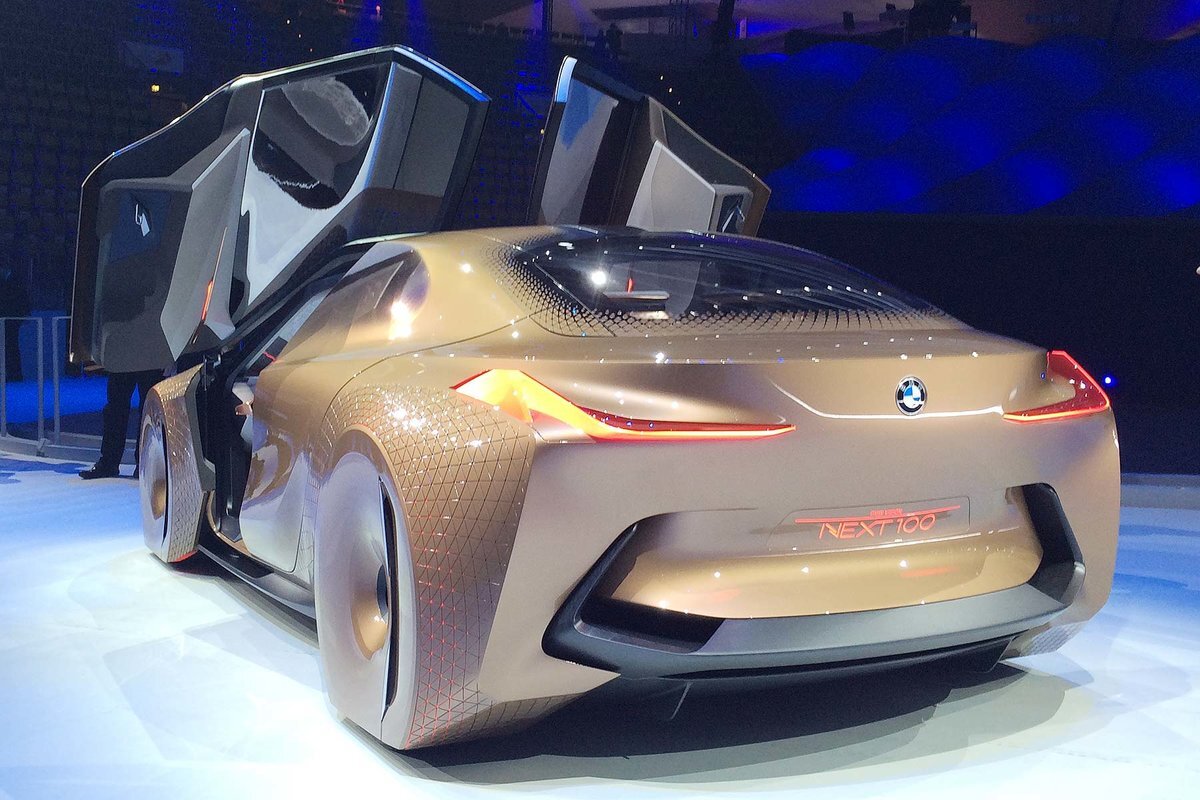 BMW Vision 100 Concept Tour