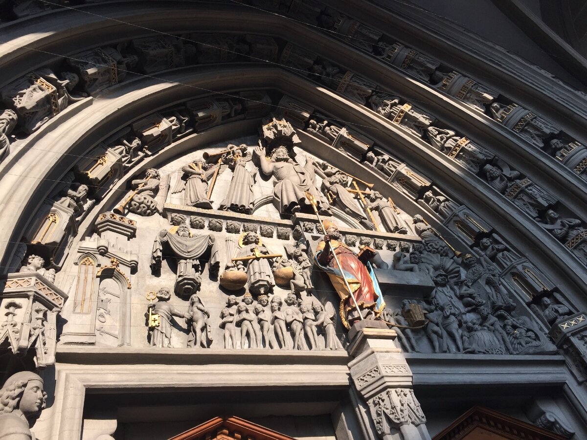 Фрибург, Портал Кафедрального Собора (фото автора)