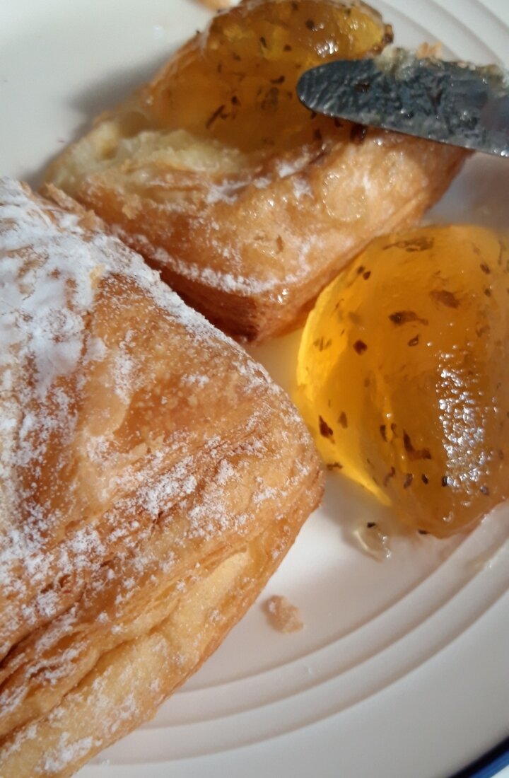 Слойка была без начинки