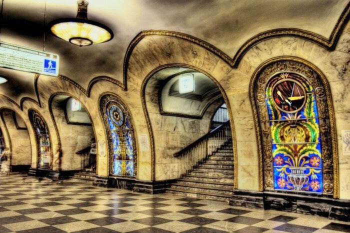 Фото 1. Станция метро "Новослободская" (фото с сайта lyona-l.diary.ru)