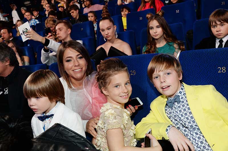 Юлия Барановская с детьми. Фото: Anatoly Lomokhov/www.globallookpress.com