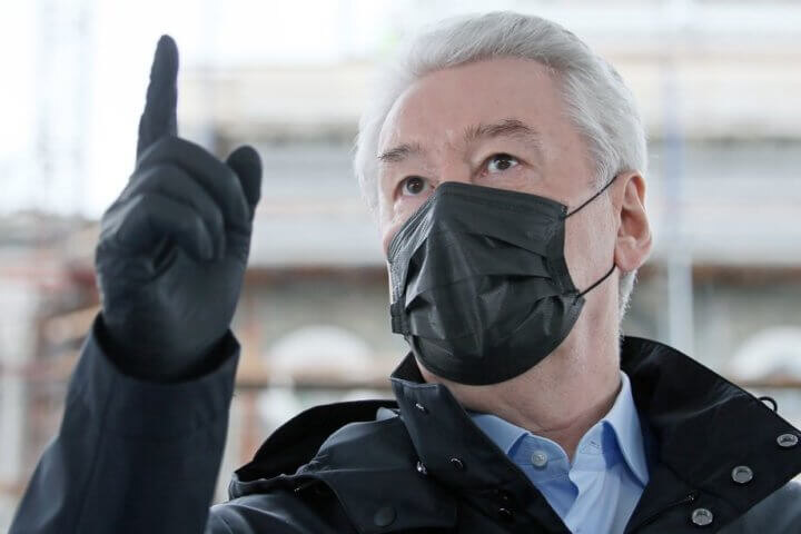 По его словам, все решения будут приниматься исходя из актуальной эпидемиологической обстановки.