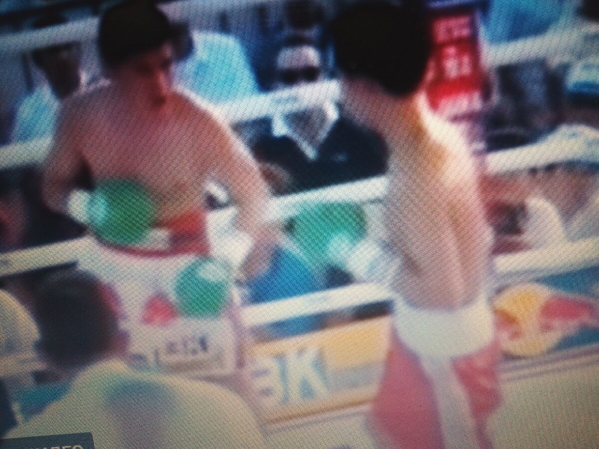 Пакьяо настраивает свою атаку. 