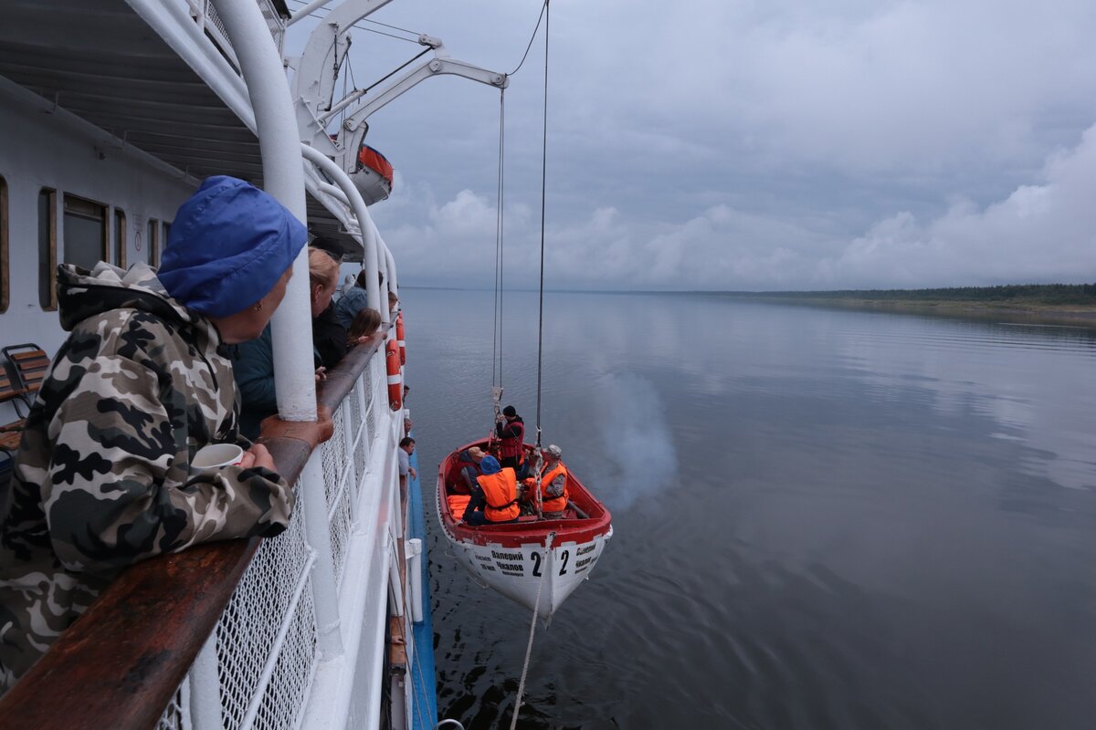 Теплоход Енисей Красноярск