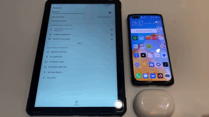 Одновременное подключение наушников к планшету и смартфону