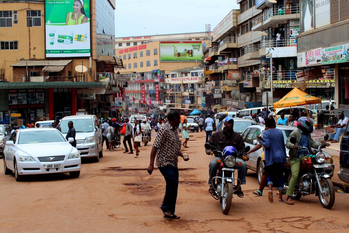 Одна из улиц Кампалы в центре