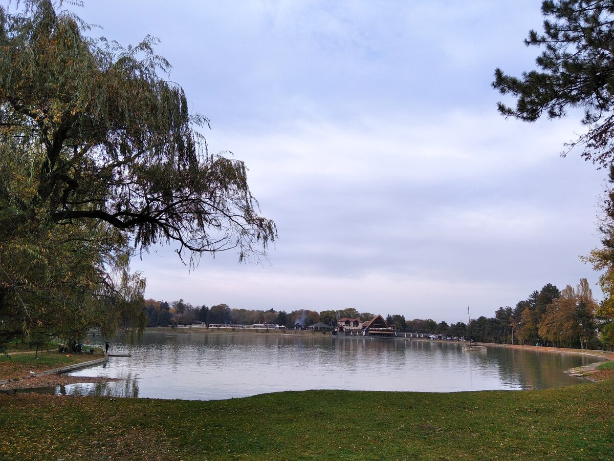 Курортное озеро