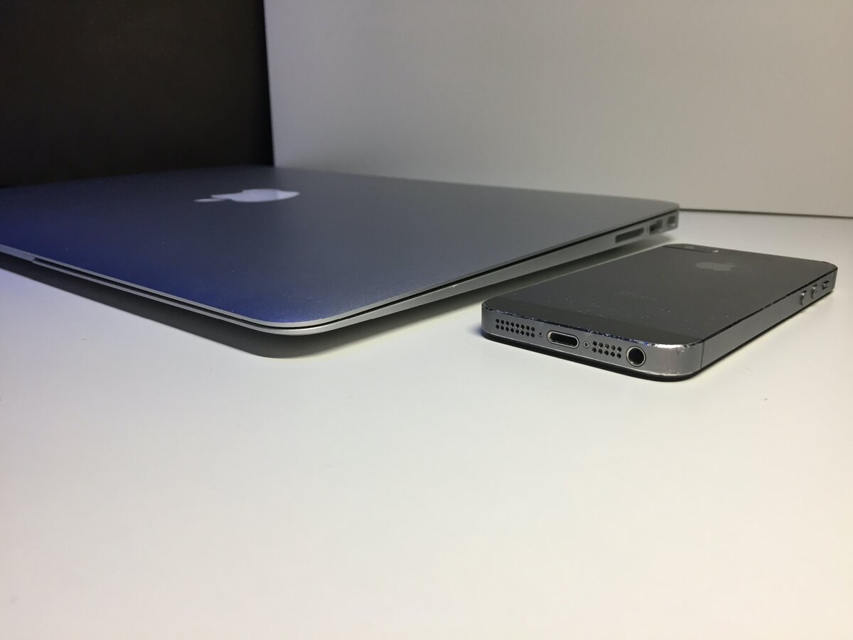 Сравнение толщины с iPhone 5S