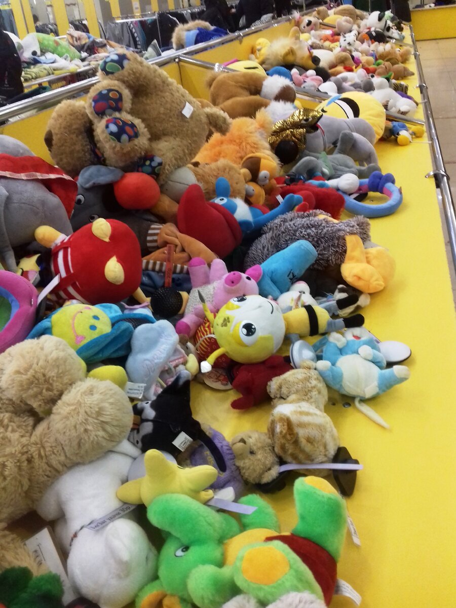 смотрите сколько игрушек!