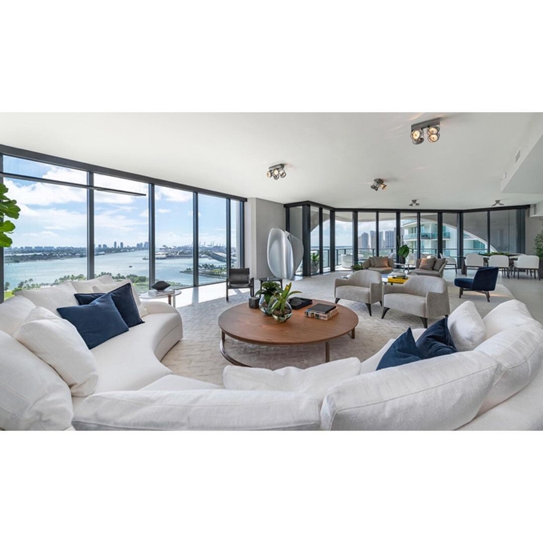 Фото из открытого источника Инстаграм. Шикарный дом у семьи Бэкхем.