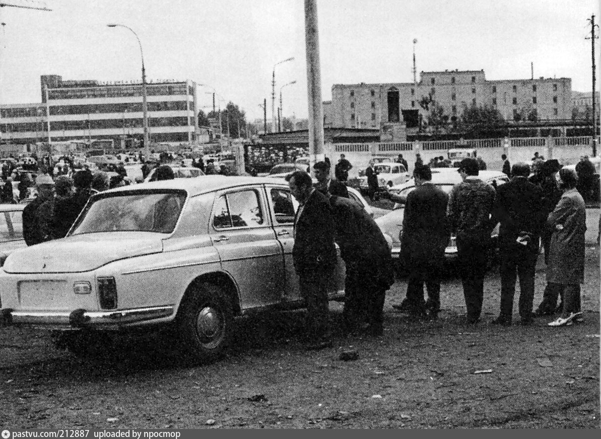 Сколько стоили машины в СССР и где их покупали: воспоминания одной бабушки  | Авто тренд | Дзен