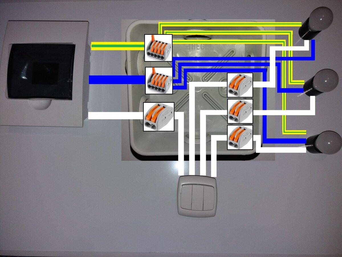 Подключи 3 видео. Схема подключения тройного выключателя света. Схема подключения трехклавишного выключателя. Как подключить трехклавишный выключатель. Расключение трехклавишного выключателя.