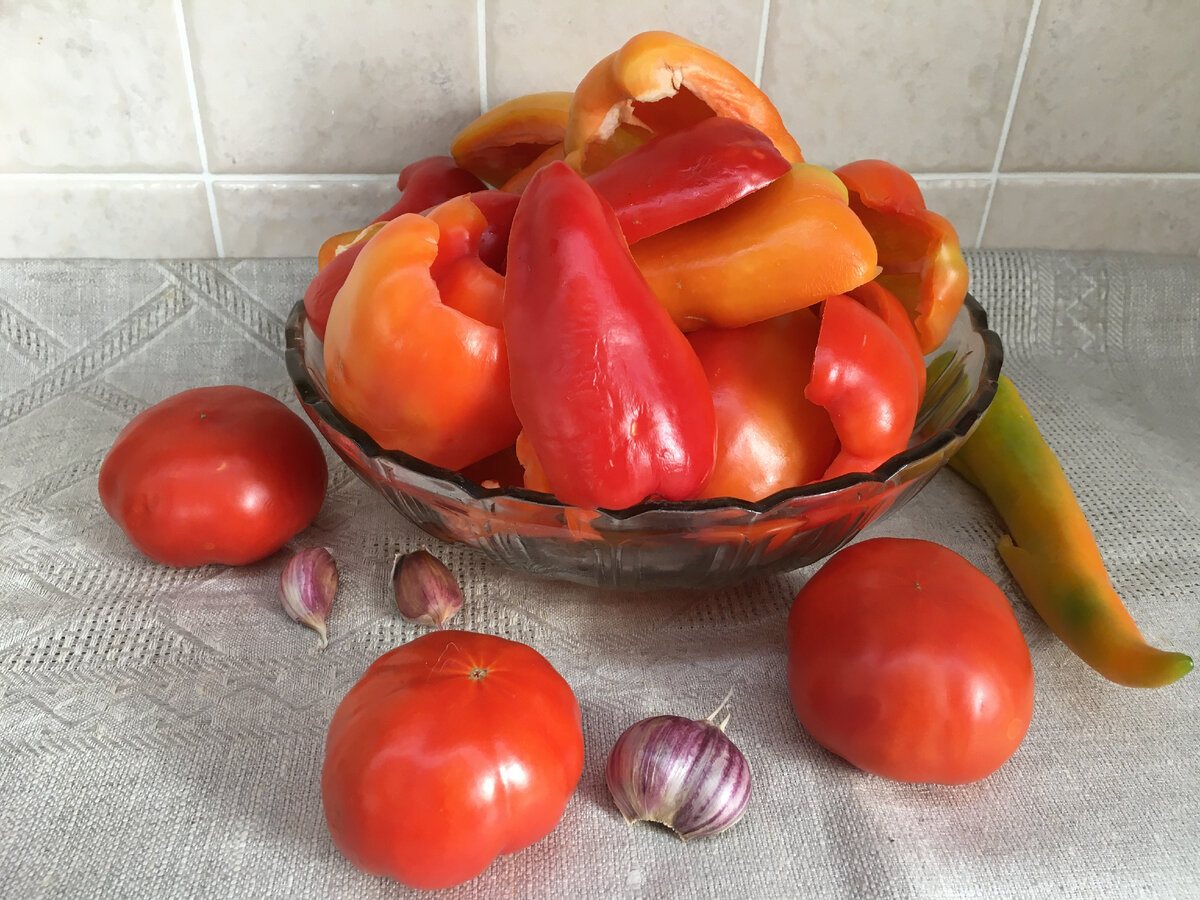 Салат из сладкого перца и помидоров на зиму - пошаговый рецепт с фото на aikimaster.ru