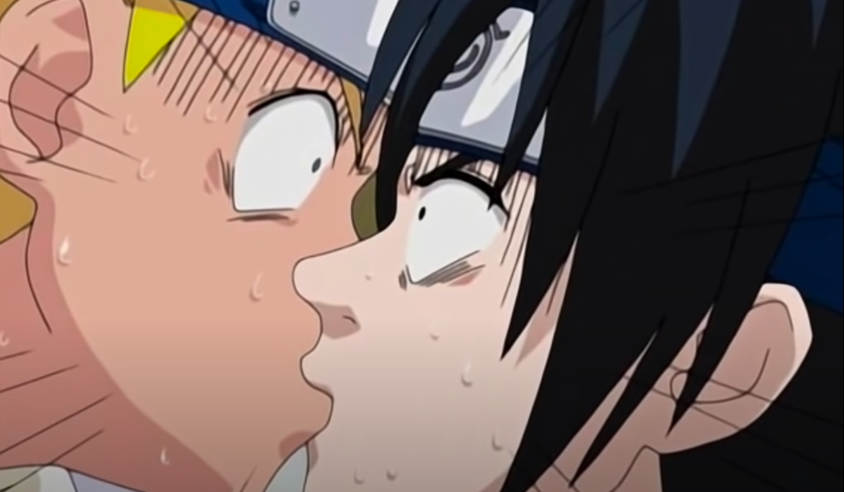 Поцелуй Наруто и Саске.