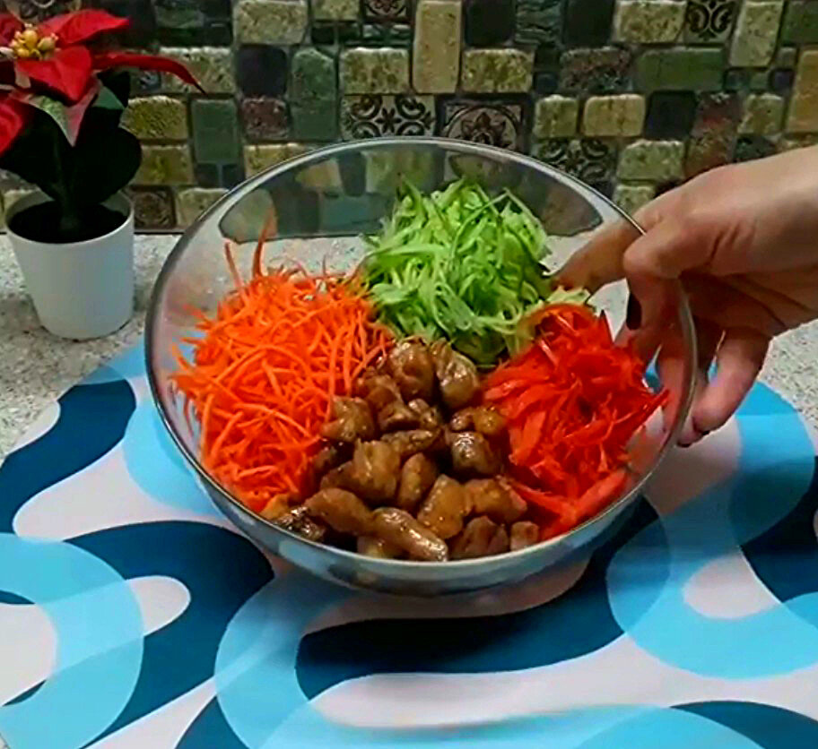 Салат с фунчозой и корейской морковью – пошаговый рецепт приготовления с фото