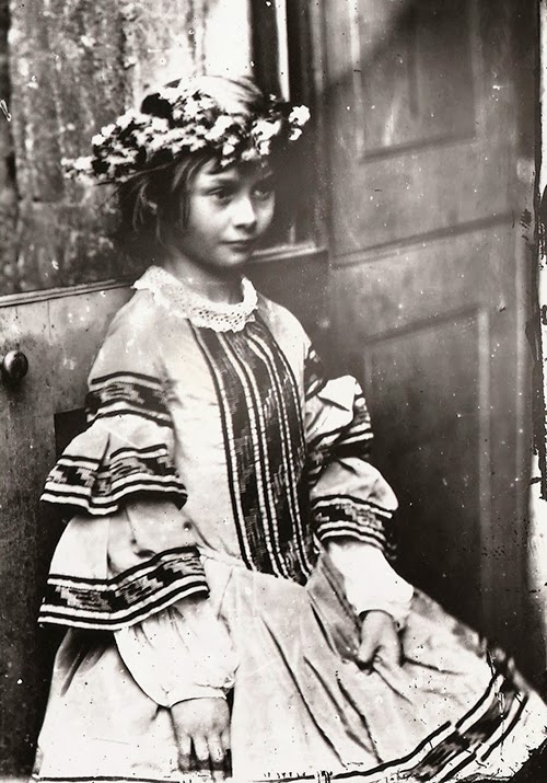 Юная Алиса Лидделл