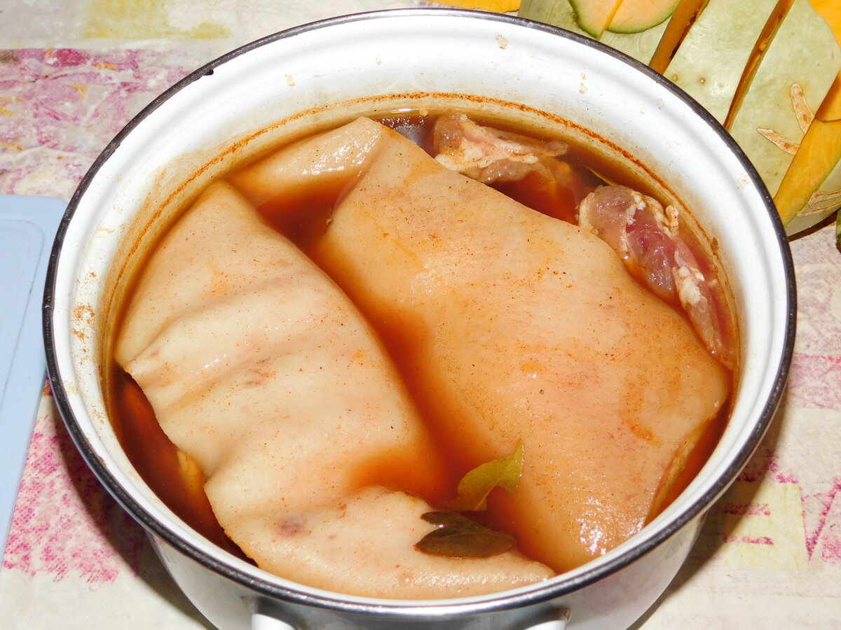 Два дня в рассоле под гнетом. Рассола надо один литр, специи по вкусу.