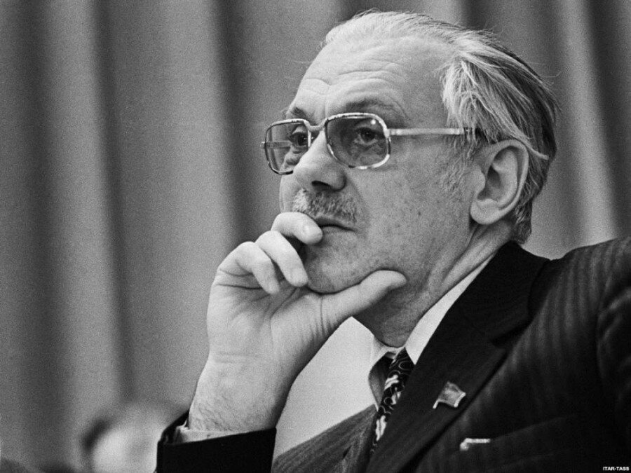 Поэт Сергей Владимирович Михалков
