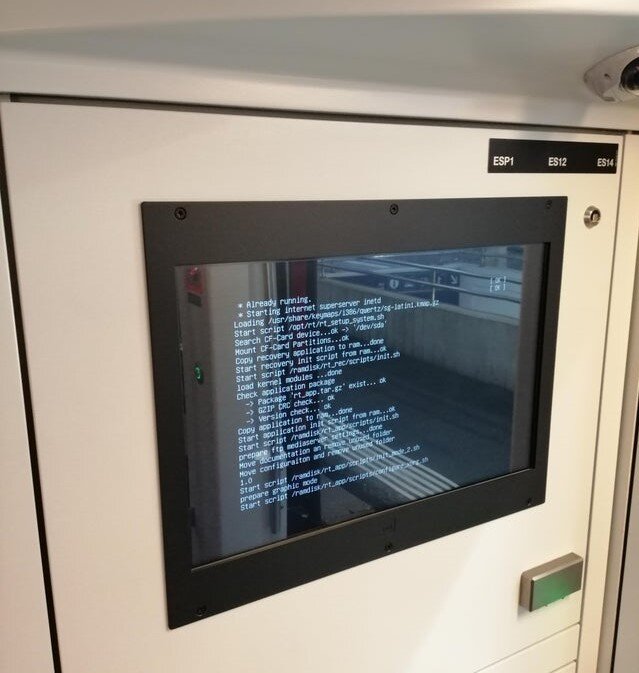 Поезд в Швейцарии, что-то пошло не так в работе дисплея на базе Linux.