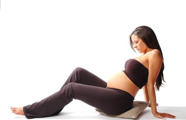 Регулярные занятия позволяют натренировать мышцы, сделать их сильными, что поможет в процессе появления ребенка на свет