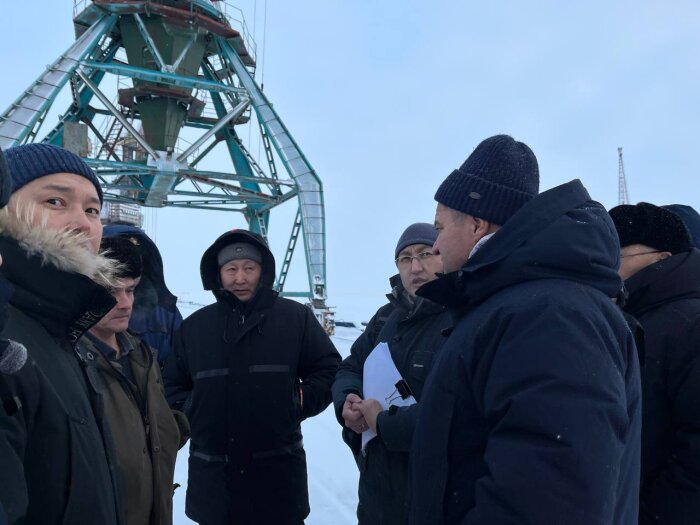  Фото: телеграм-канал премьера Якутии Андрея Тарасенко: совещание в Тикси