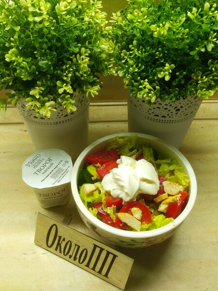 Салат с куриной грудкой на ужин