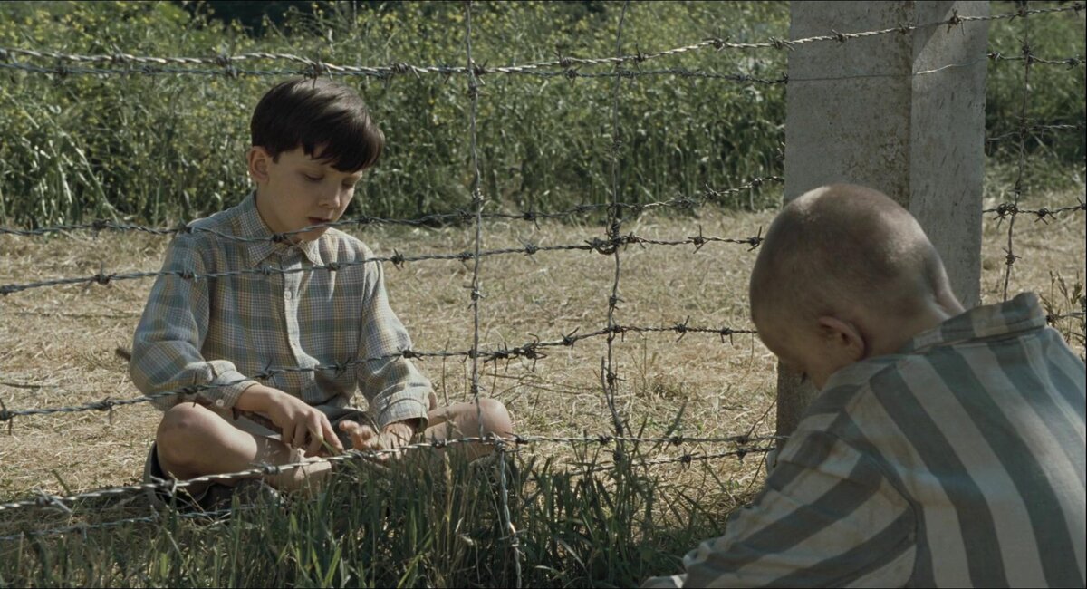 Кадр из фильма "Мальчик в полосатой пижаме"