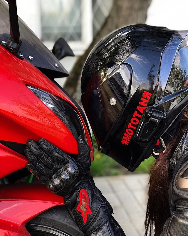 Как девушка выбирает себе мото