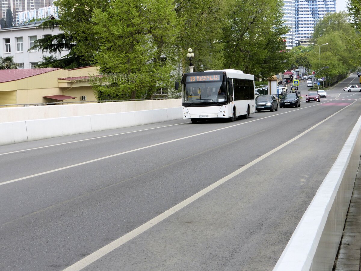 Автобус 23 маршрута на Ривьерском мосту.2014г.