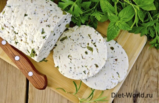 Сыр — это отличная питательная закуска, которой любят себя побаловать  практически все. Существует огромное количество сортов сыра.