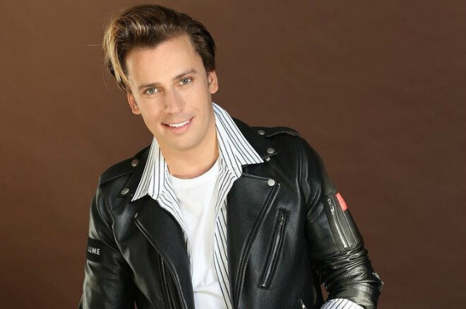 Пародист, стендап-комик, телеведущий, актёр и певец Максим Галкин